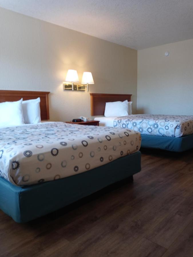 Hole Inn The Wall Hotel - Fort Walton Beach - Sunset Plaza - Nearby Beaches & Hurlburt Екстер'єр фото