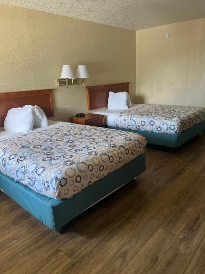 Hole Inn The Wall Hotel - Fort Walton Beach - Sunset Plaza - Nearby Beaches & Hurlburt Екстер'єр фото