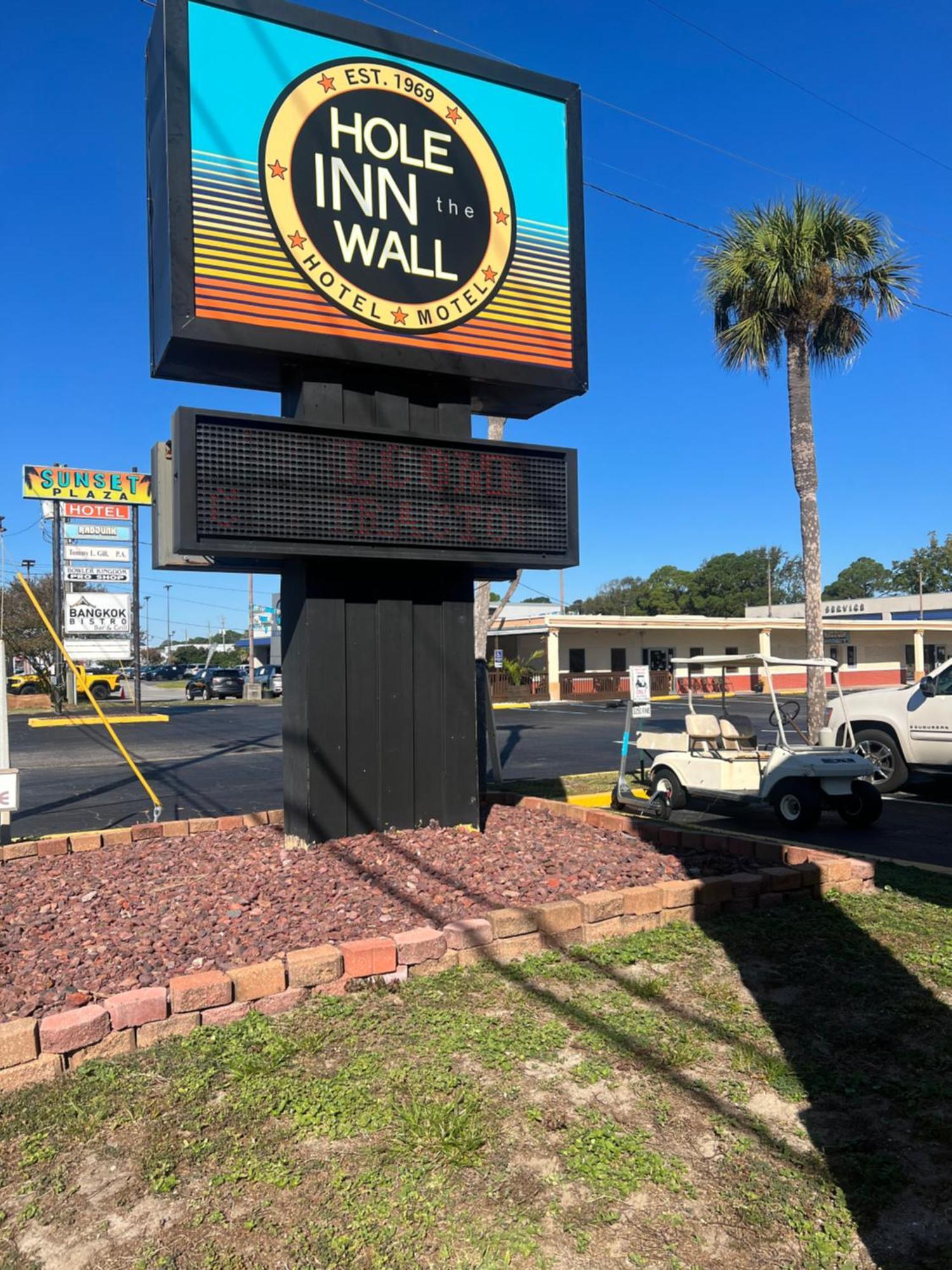 Hole Inn The Wall Hotel - Fort Walton Beach - Sunset Plaza - Nearby Beaches & Hurlburt Екстер'єр фото